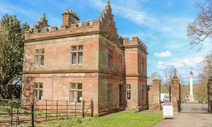 Appleby-in-Westmorland Cabaña | NORTH LODGE, pet friendly, with hot tub in Appleby-In-Westmorland