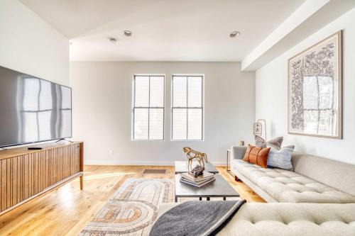 North Tabor Casa | North Tabor 2BR - Gym - Gourmet Kitchen