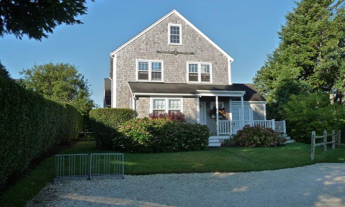 Nantucket Town Casa | Exposición norteña en la ciudad 0. 9 millas a la calle principal - 4BR / 2. 5BA