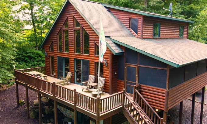 Sarona Cabina | Tradiciones del Norte - Deer Hollow