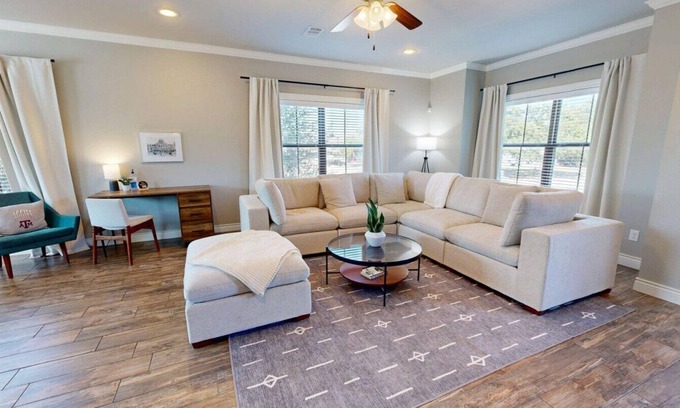College Station Villa | Northgate Landing ~ Aggieland Vacation Rentals
