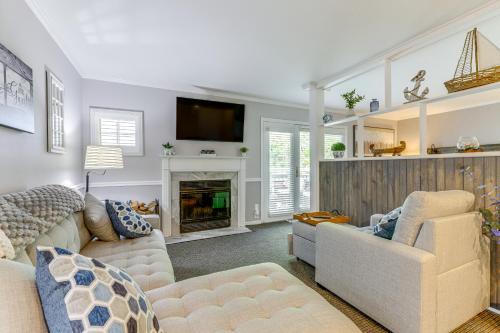 Norwich Apartamento | Norwich Vacation Rental with Golf Course Views!