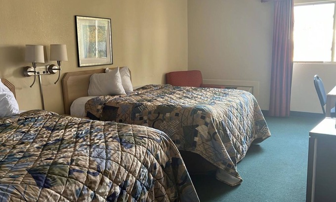 La Crosse Hotel | Norwood Inn and Suites Lacrosse - Deluxe 2 Queen Bed Non Smoking