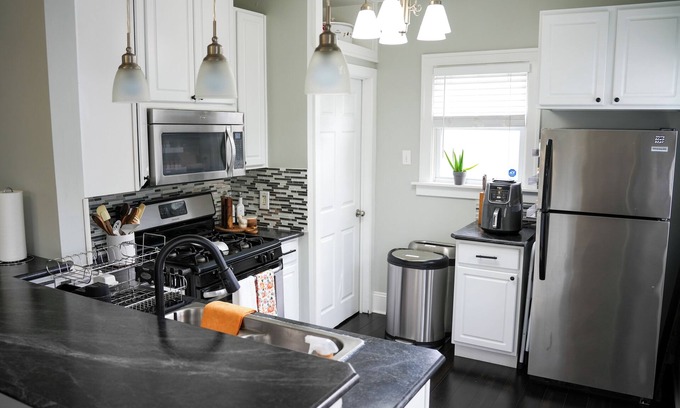 South Bend Casa | Notre Dame Getaway - Cozy home that sleeps 6 + 2 full baths