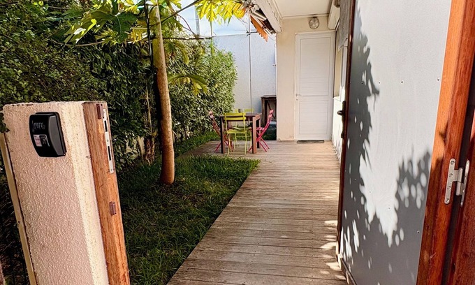 Noumea Apartamento | Nouméa 1-bedroom garden & A/C, near beaches