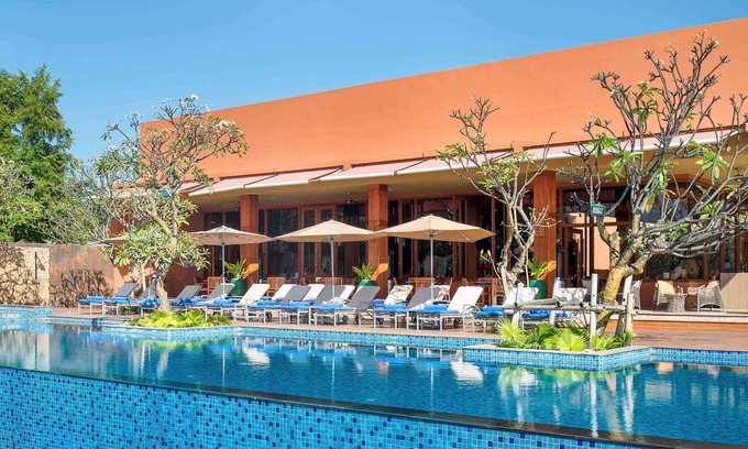 Nga Phe Chaung Hotel | Novotel Inle Lake Myat Min