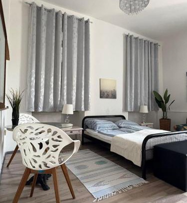 Annaberg-Buchholz Apartamento | Nr 1 Gemütliches Zimmer in Zentrum mit Stadtblick WLAN EG für zwei oder Single