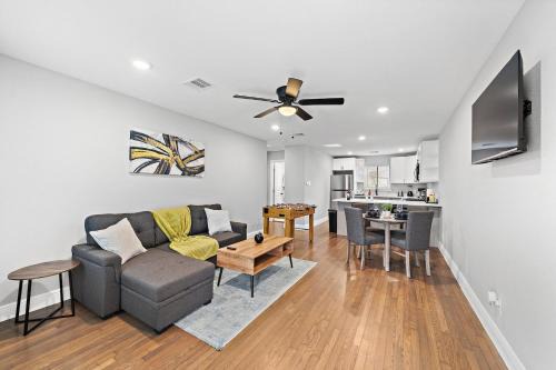 MacGregor Apartamento | Nr Zoo, Med Center Comfy Apt Fire Pit Games Bbq