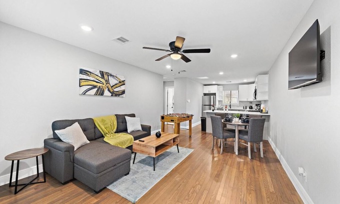 MacGregor Apartamento | Nr Zoo, Med Center Comfy Apt | Fire Pit Games BBQ