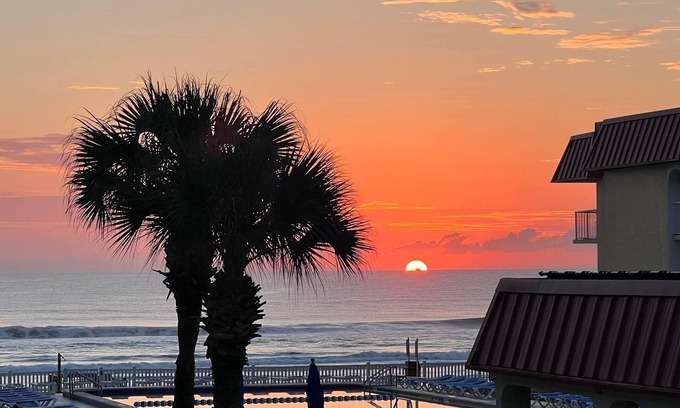 Point East Condominio | NSB OCEAN VIEW - Sleeps 6 - Kalypso’s Hideaway
