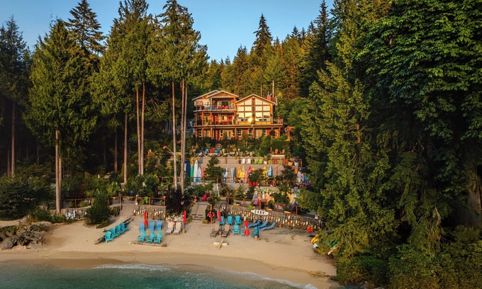 Tuwanek Casa | Sunshine Coast Waterfront Vacation Rental: lugar perfecto para reuniones familiares