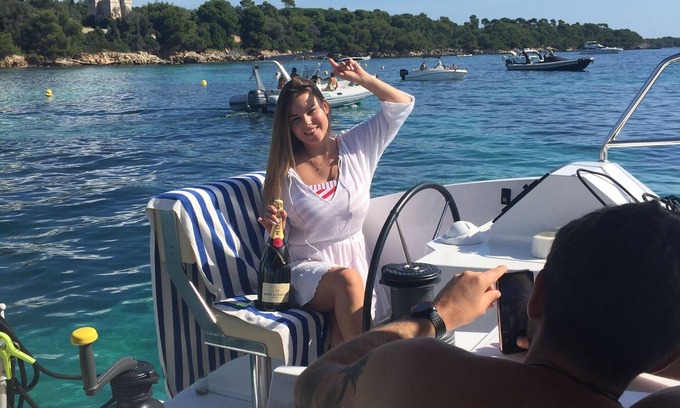 Cannes Old Town Alquiler De Eote | Nuitée à Bord dun Catamaran à Lancre aux Îles