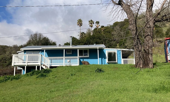 Ukiah Casa | Very serene gated home on hill