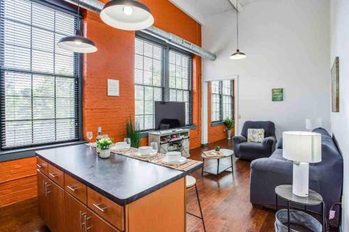 Rochester Apartamento | NY Style Centric Loft with King Bed by Park av.