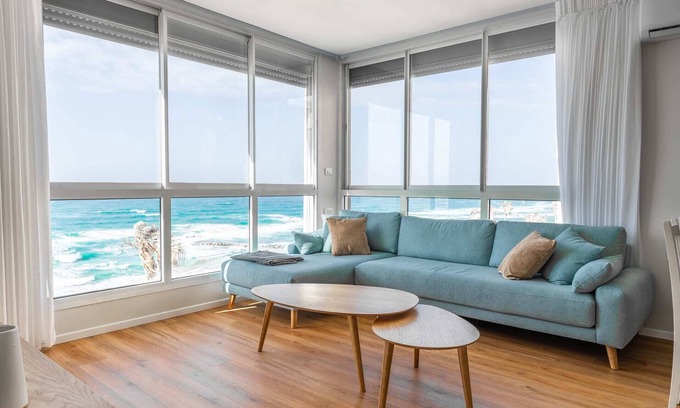 Bat Yam Apartamento | O&O Group - Amazing Seaview 3 BR Apartment