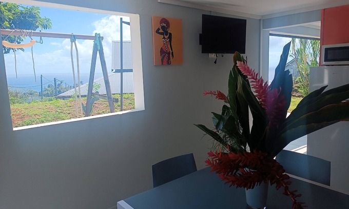 Capesterre-Belle-Eau Casa | O'Romarin on the road to the Carbet Falls, close to seas and rivers