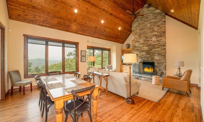 Pisgah Forest Casa | Oak Cottage in Sutton Knob | 2 Bed, 2 Bath