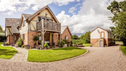 Cymau Casa | Oak Mead