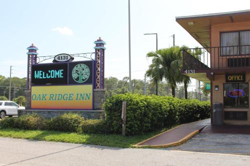 Historic Downtown Kissimmee Hotel | Oak Ridge Inn