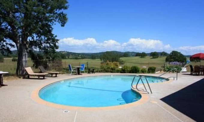 Plymouth Hotel | Oak Ridge Inn