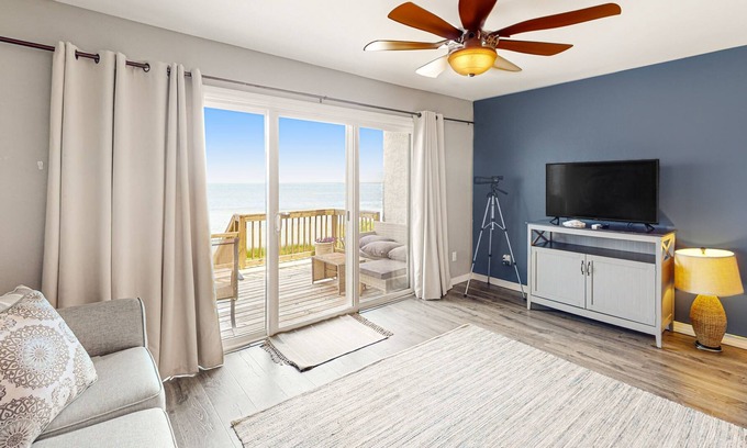 Parker Casa | Oakshore Oasis | Waterfront townhome in Panama City