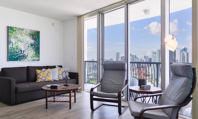 Edgewater Apartamento | Oasis City & Water Views 2BRApt