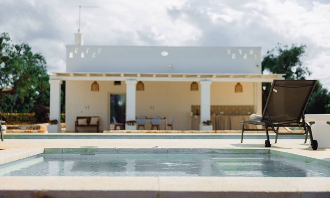 Ostuni Casa | Oasis in the White in centuries-old olive grove