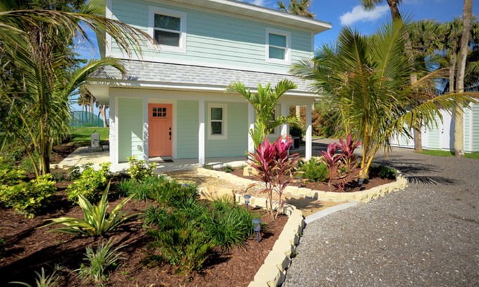 Melbourne Beach Casa | OASIS Incredible Riverfront/ Ocean Duplex upper