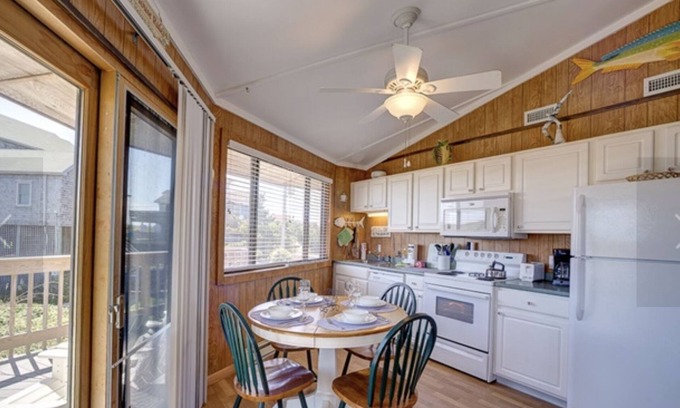 Avon Cabaña | Casa redonda frente al mar que se siente como una casa en el árbol en las dunas