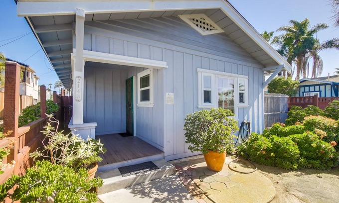 Ocean Beach Cabaña | Ocean Beach Cottage - your perfect beach escape.