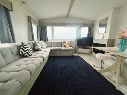 Crimdon Casa | Ocean Bliss-Beach Front - Lux- Sea View- 3-Bedroom Caravan- 8 Sleeps