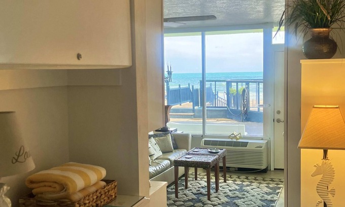 Ormond Beach Apartamento | Ocean Breeze - Ocean Front at Symphony Beach Club