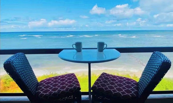 Mokuleia Condominio | Ocean Front, Beach Front, 2b/2b, near Haleiwa, North Shore property.