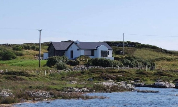Ballyconneely Casa | Casa frente al mar con vistas espectaculares vistas a la bahía de Mannin