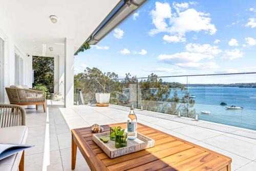 Bundeena Casa | Ocean Front Luxury The Lambeth Walk
