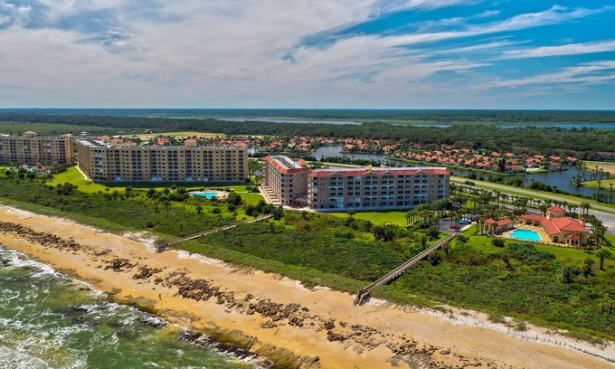 Palm Coast Condominio | Ocean Front - Surf Club 1