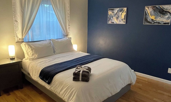 Windsor Casa | Ocean House Central Windsor - 4 bdrm 5 bed 3 bath house with garage and yard