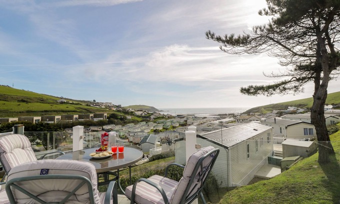 Challaborough Cabaña | OCEAN PEARL, pet friendly, character holiday cottage in Kingsbridge