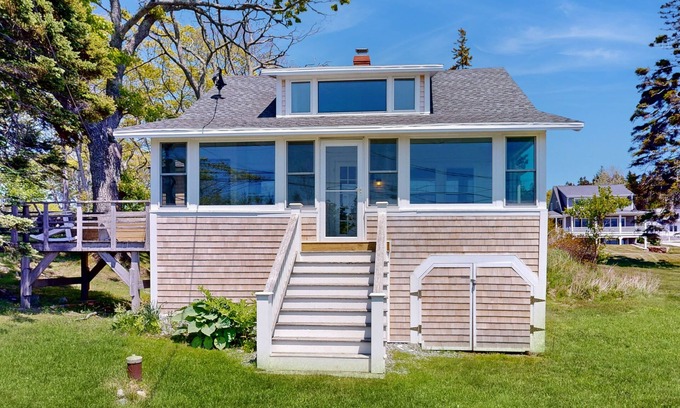 Ocean Point Cabaña | Ocean Point Colony Home w/ Sunroom & Sweeping Ocean Views, Dog-friendly