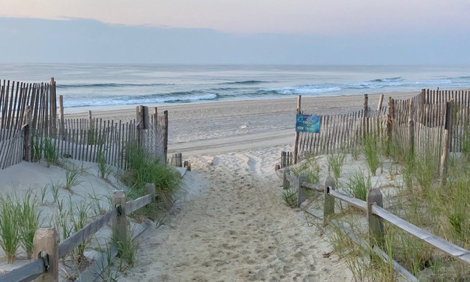 Beach Haven Cabaña | Ocean side cottage