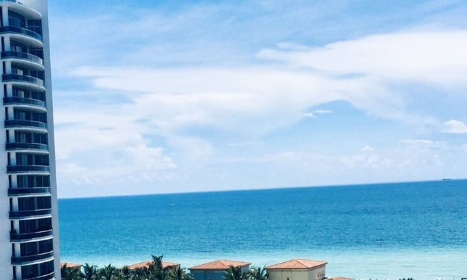 Miami Beach Condominio | Ocean View 1Br 1.5Ba Stylish Beach Condo + Parking