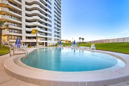 Daytona Beach Apartamento | Ocean-View Balcony Daytona Beach Family Getaway!