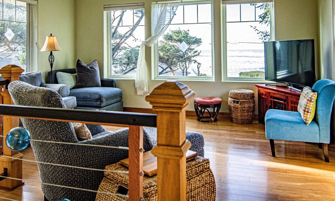 Yachats Casa | Pasos modernos, aptos para perros, con vista al mar a 7 millas de Sandy Beach