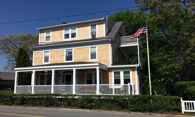 Falmouth Heights Casa | Casa con vista al mar en alquiler en Fabulous Falmouth Heights !!!