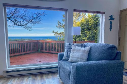 Yachats Casa | Ocean View in Yachats! Dog Friendly! Ya-Hut