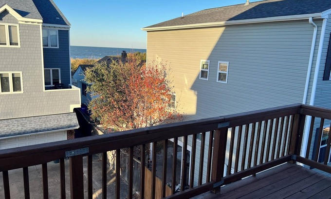Willoughby Spit Casa | Ocean View Luxe Beach House. Sleeps 8! Seabreeze