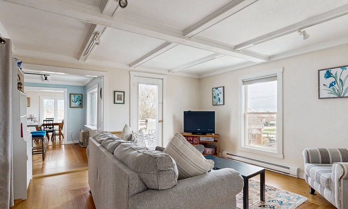 Rockland Casa | Ocean-view penthouse with deck, gas grill, washer/dryer, full kitchen, & WiFi