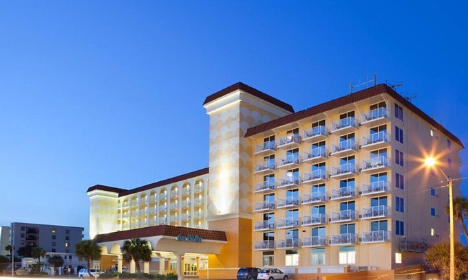 Volusia County Complejo | OCEANFRONT -2 Bdrm w/balconies, Casa Del Mar, Ormond Beach, 10miles fr Daytona