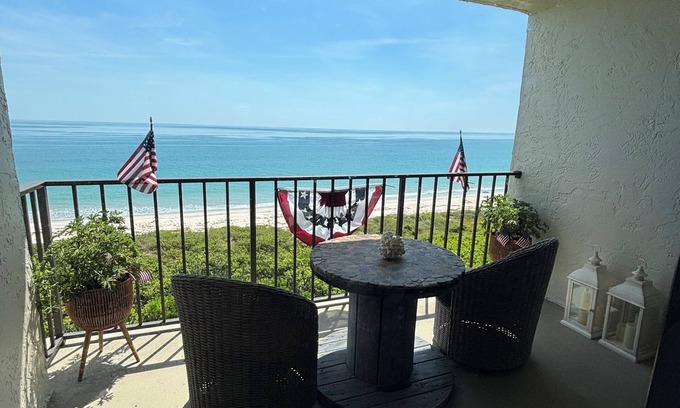 Fort Pierce Shores Casa | Oceanfront 2 bedroom Condo on Hutchinson Island