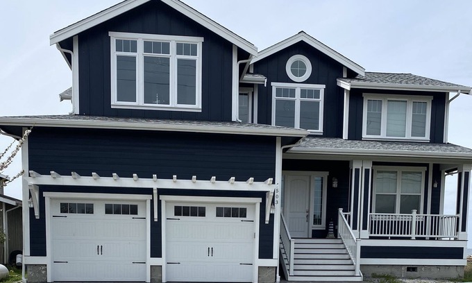 Ferndale Casa | Oceanfront at Sandy Point Shores.
